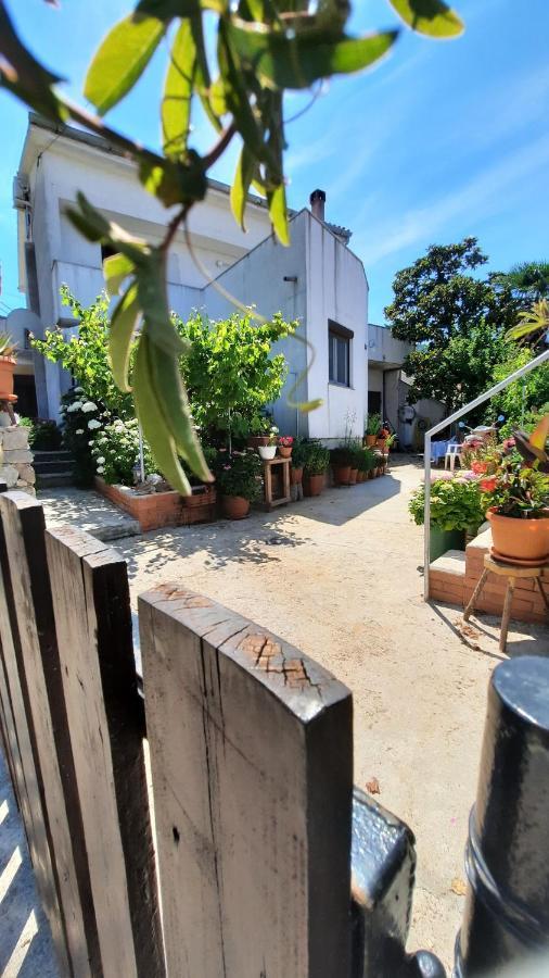 Apartment Pinoapplosinj Veli Losinj Exterior photo
